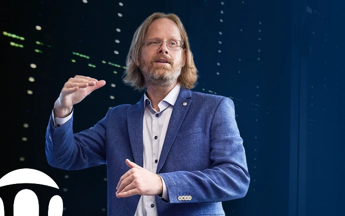 Inkbridge Alan explaining